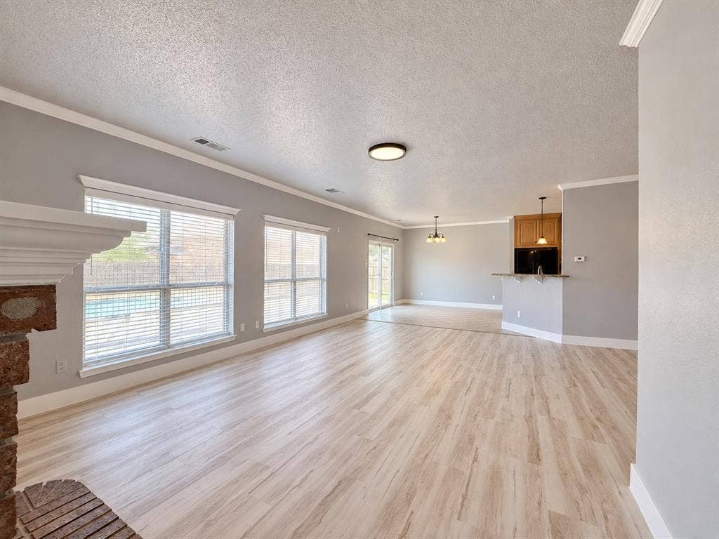 5709 Parkwood Trail, Haltom City, TX 76137 5709 Parkwood Trail, Haltom City, TX 76137