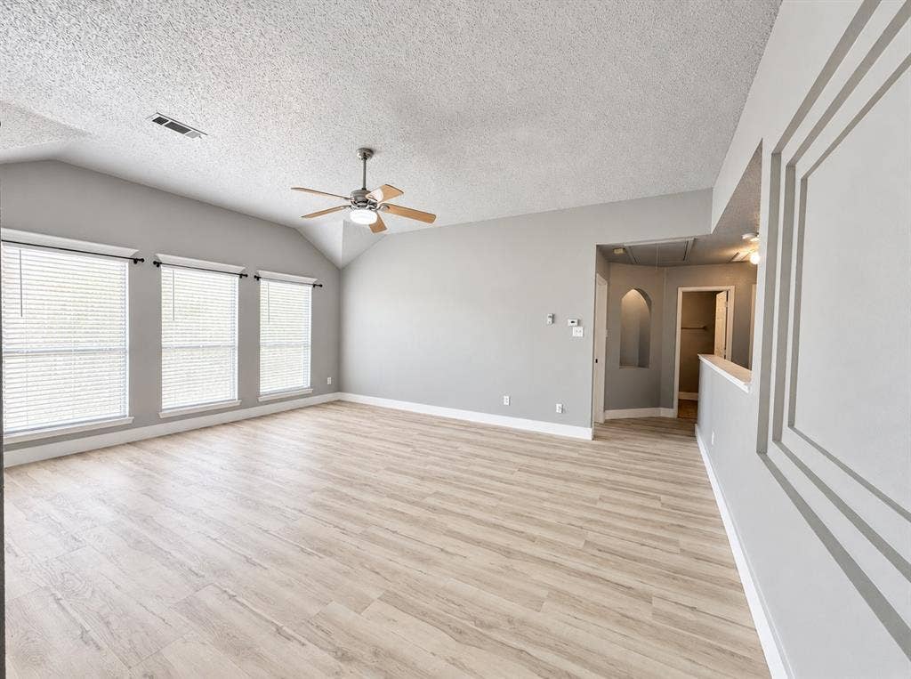 5709 Parkwood Trail, Haltom City, TX 76137 5709 Parkwood Trail, Haltom City, TX 76137