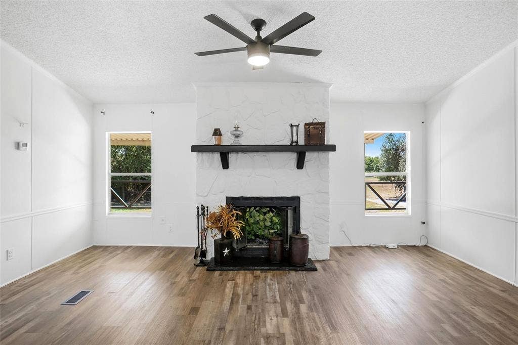 276 Wonder Drive, Springtown, TX 76082 276 Wonder Drive, Springtown, TX 76082