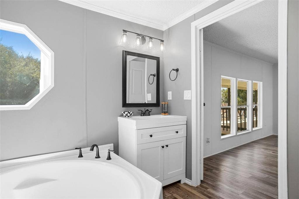 276 Wonder Drive, Springtown, TX 76082 One of 2 Vantities