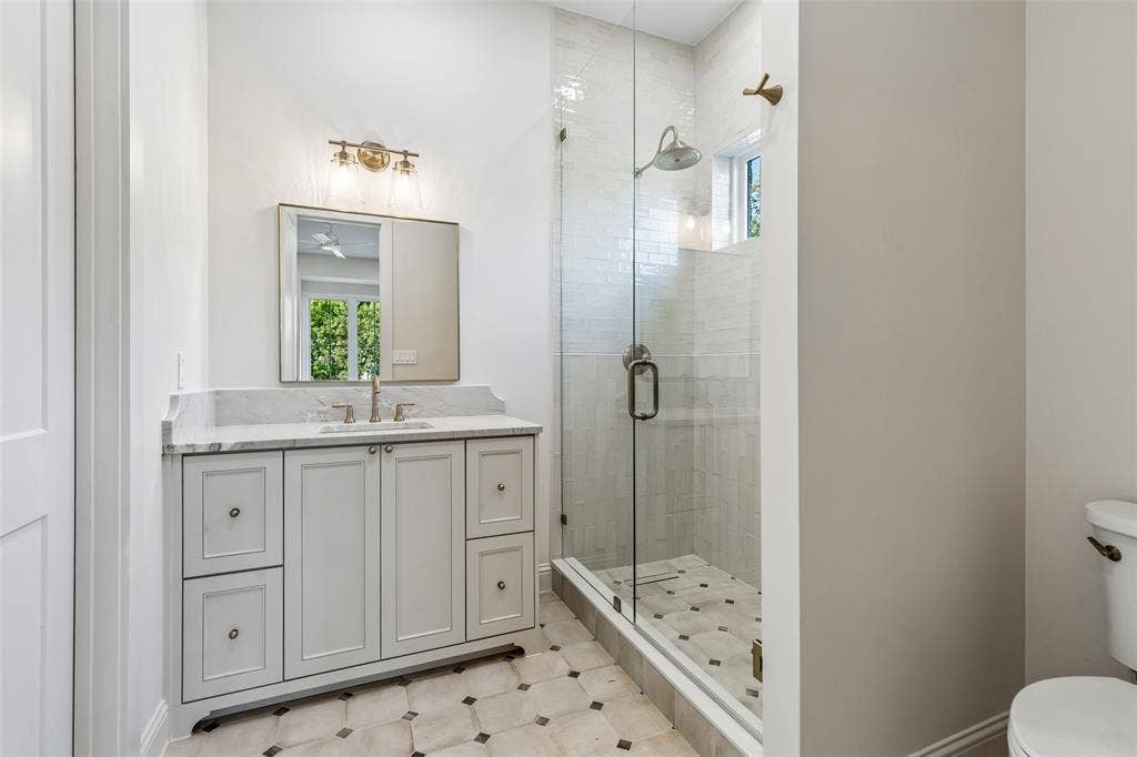 6250 Palo Pinto Avenue, Dallas, TX 75214 6250 Palo Pinto Avenue, Dallas, TX 75214
