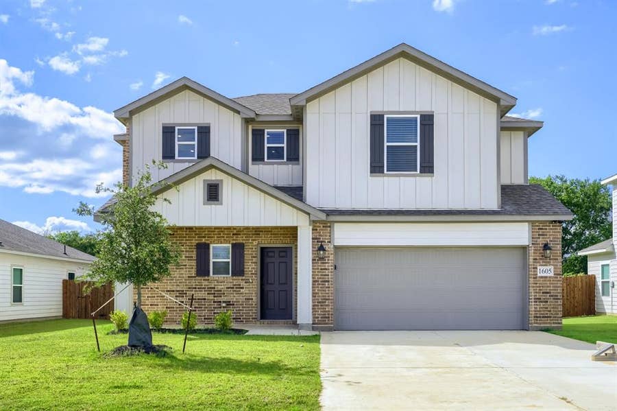 Property photo for 1605 Annabelle Street, Cleburne, TX