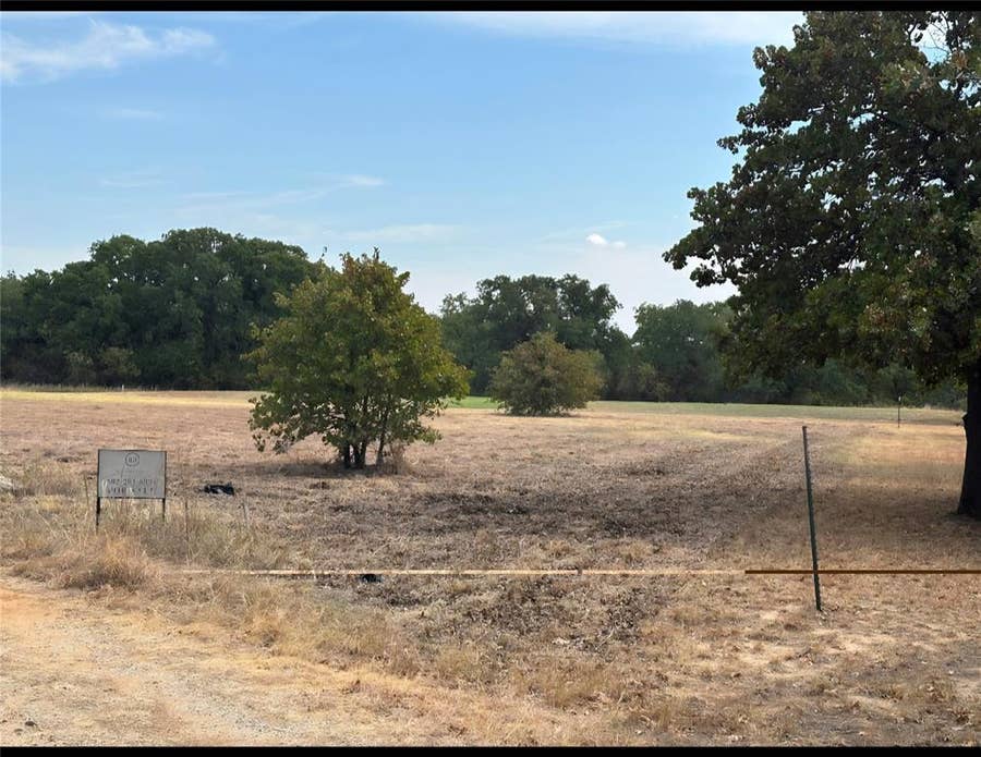 Property photo for 8 Aurora Court, Nocona, TX