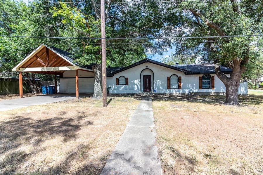 Property photo for 115 E Allen Street, Kaufman, TX