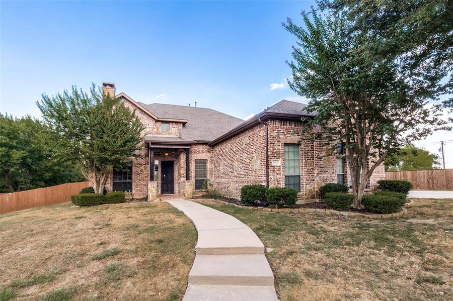 Property photo for 6631 Crestmoor Lane, Sachse, TX