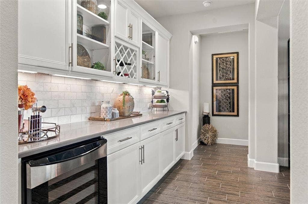 9717 Arkose Drive, Denton, TX 76207 9717 Arkose Drive, Denton, TX 76207
