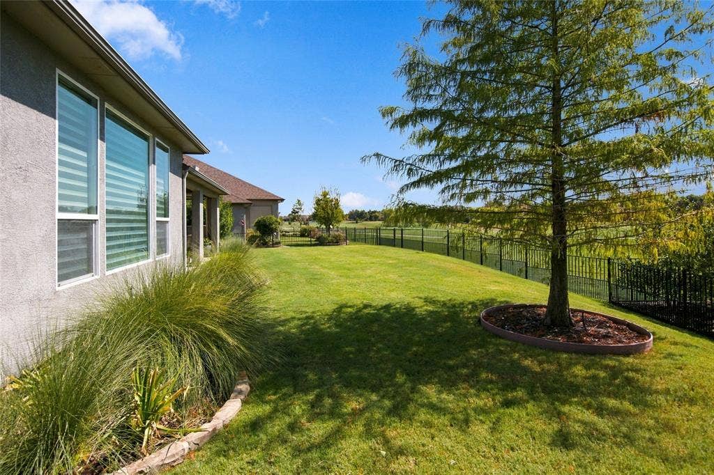 9717 Arkose Drive, Denton, TX 76207 9717 Arkose Drive, Denton, TX 76207