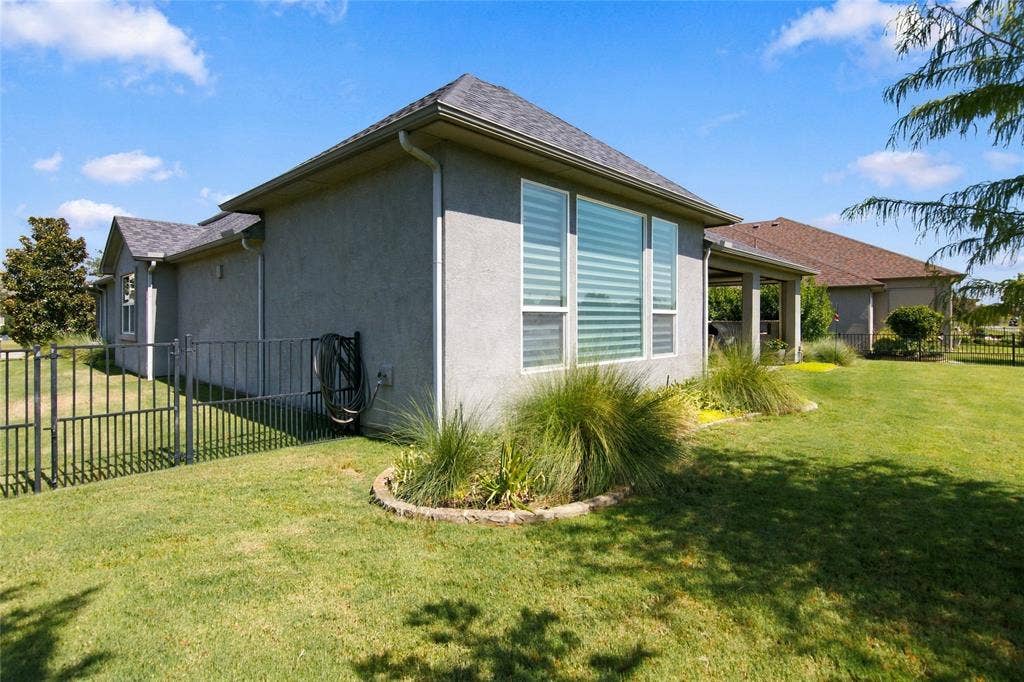 9717 Arkose Drive, Denton, TX 76207 9717 Arkose Drive, Denton, TX 76207