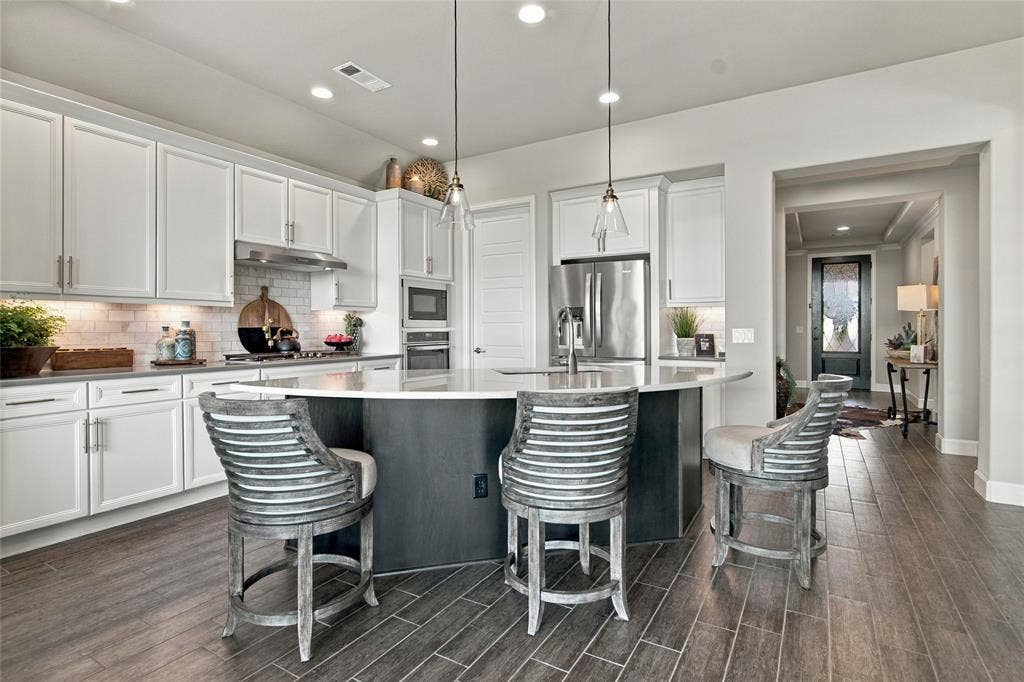 9717 Arkose Drive, Denton, TX 76207 9717 Arkose Drive, Denton, TX 76207