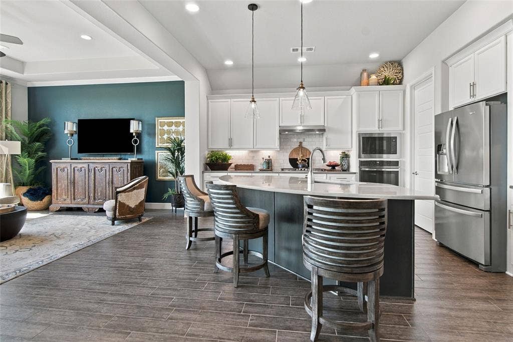 9717 Arkose Drive, Denton, TX 76207 9717 Arkose Drive, Denton, TX 76207