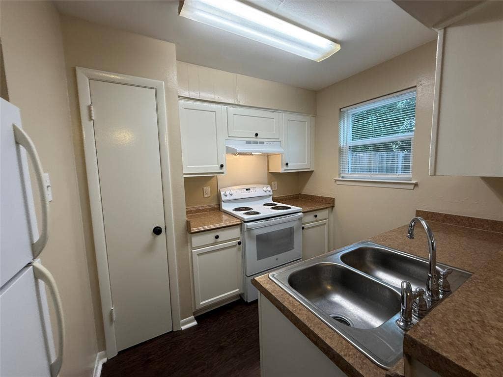 10450 E Northwest Highway, Dallas, TX 75238