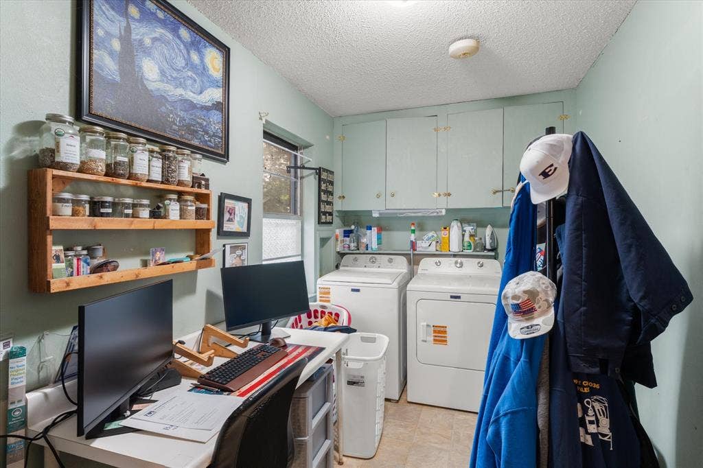 402 E Cook Street, Eustace, TX 75124 Built-in upper cabinetry, dedicated shelving, and a single window