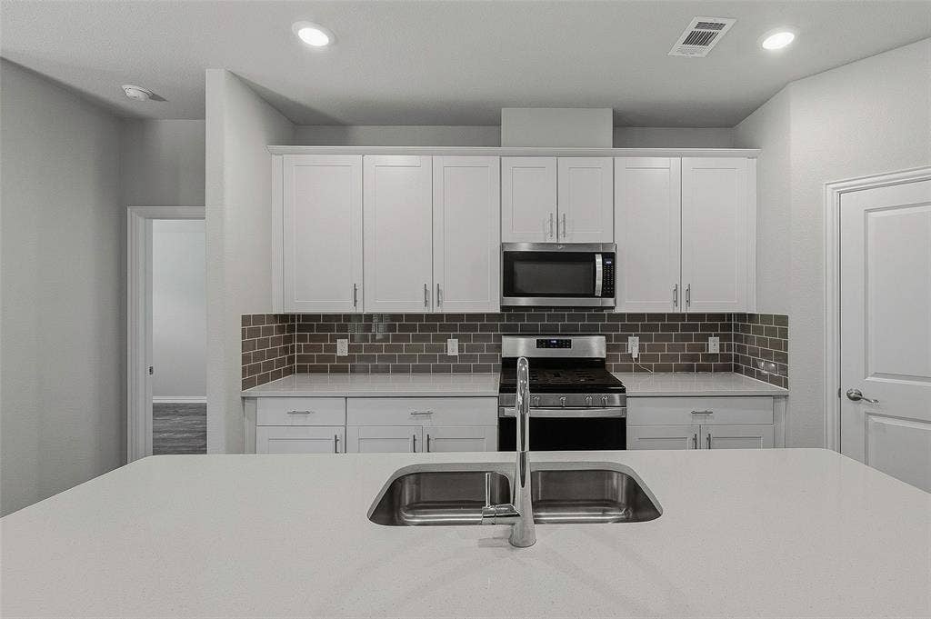 5556 Cypress Willow Bend, Fort Worth, TX 76126