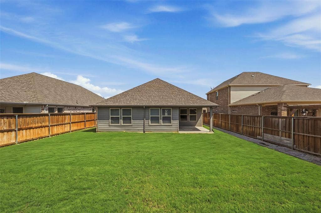 5556 Cypress Willow Bend, Fort Worth, TX 76126