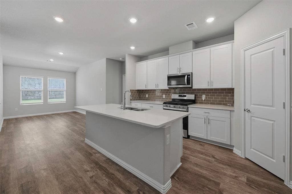 5556 Cypress Willow Bend, Fort Worth, TX 76126