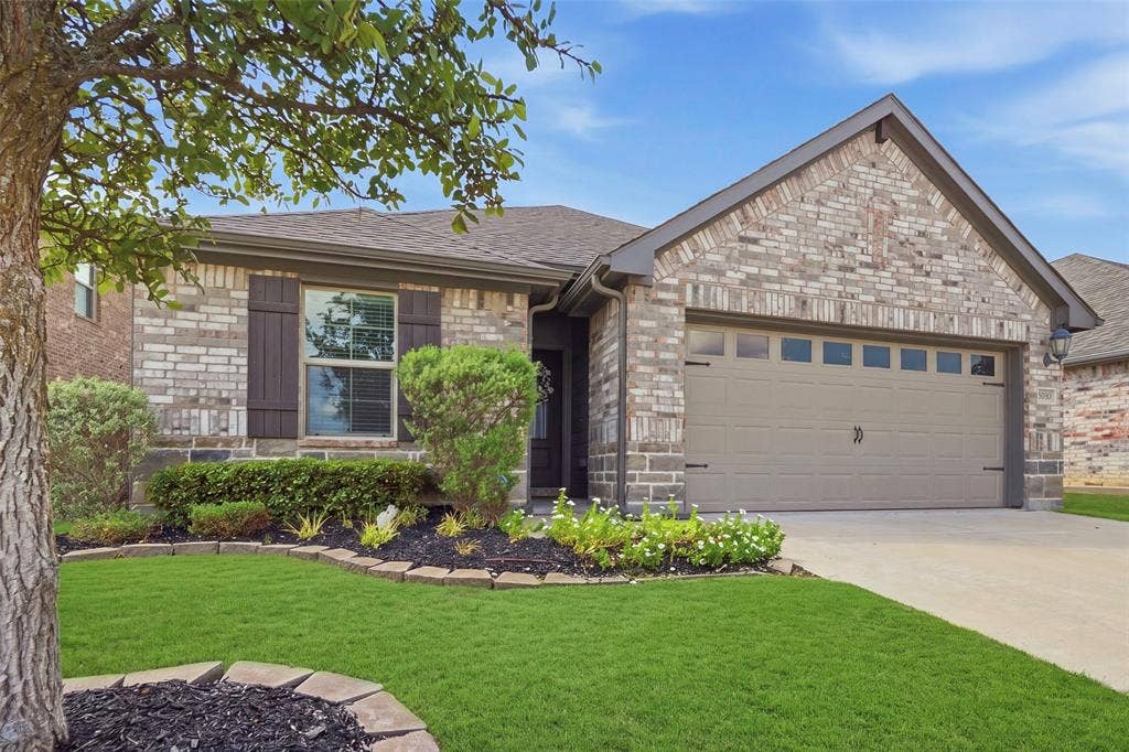 5556 Cypress Willow Bend, Fort Worth, TX 76126
