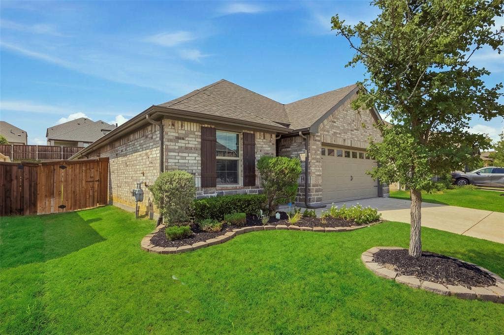 5556 Cypress Willow Bend, Fort Worth, TX 76126