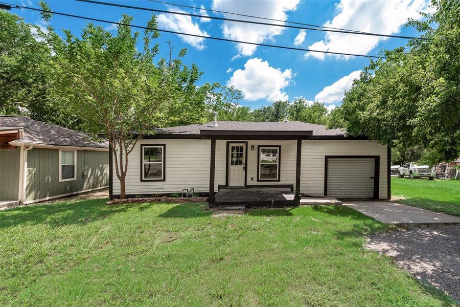 Property photo for 105 Weaver Street, Forney, TX
