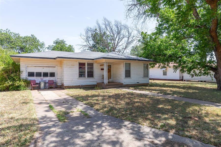 Property photo for 1404 Herring, Merkel, TX