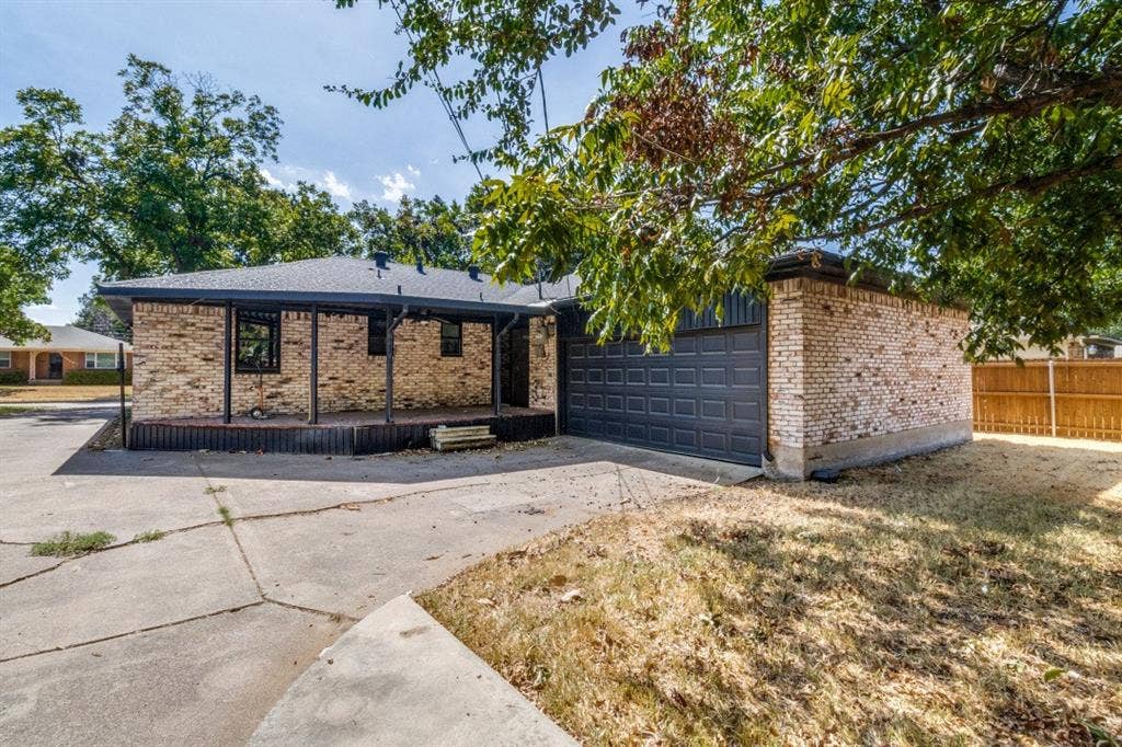 8435 Sweetwood Drive, Dallas, TX 75228 8435 Sweetwood Drive, Dallas, TX 75228