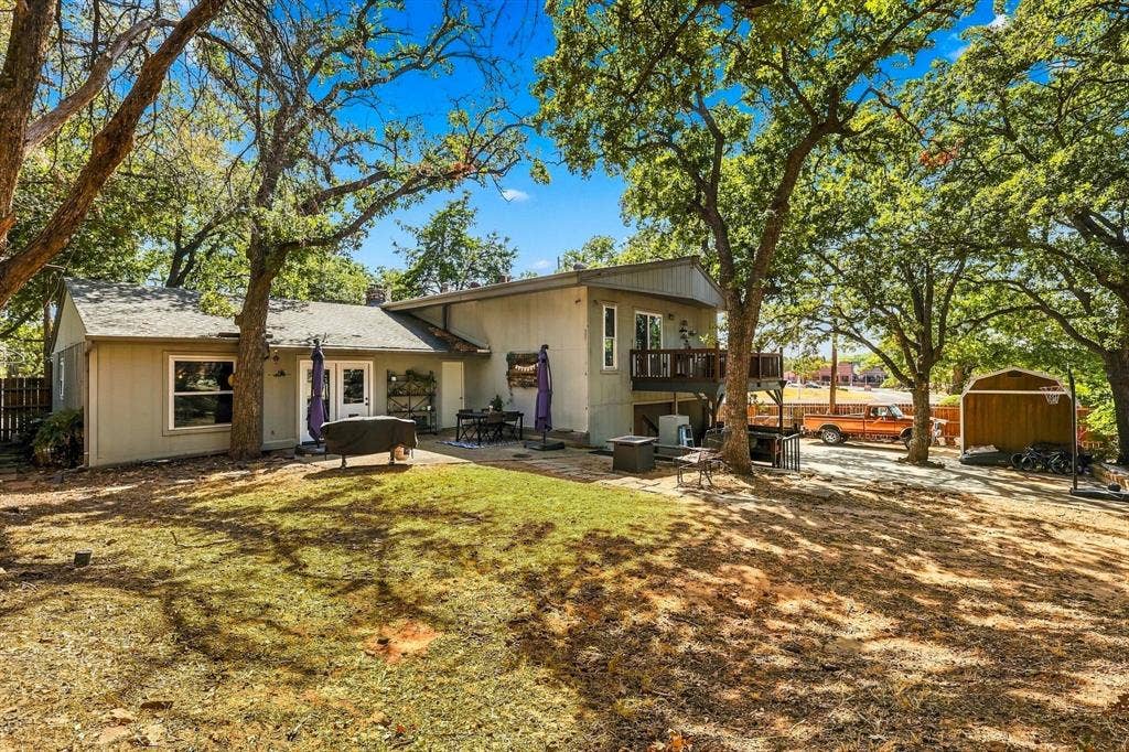 1003 Hopkins Drive, Denton, TX 76205 1003 Hopkins Drive, Denton, TX 76205