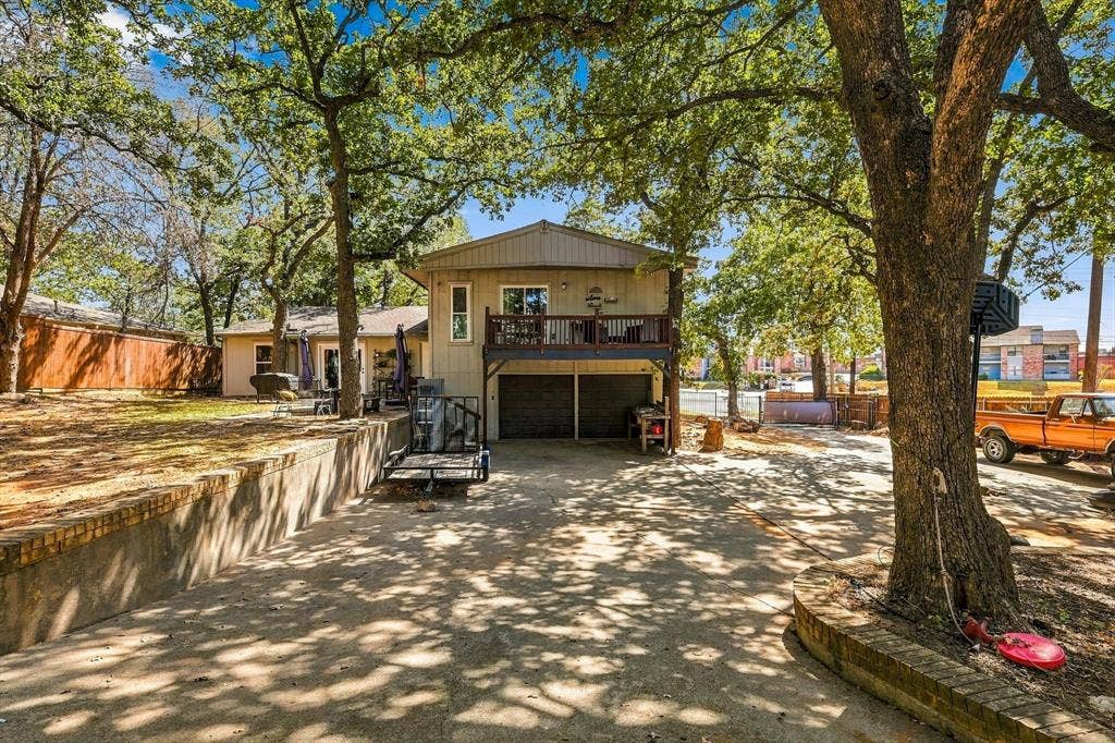 1003 Hopkins Drive, Denton, TX 76205 1003 Hopkins Drive, Denton, TX 76205