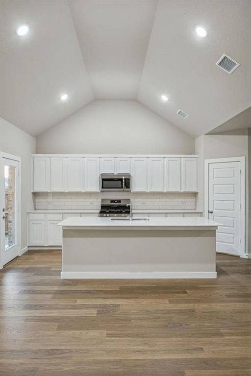 290 Hope Orchards Drive, Lavon, TX 75166 Kitchen in the Wimbledon home plan by Trophy Signature Homes – REPRESENTATIVE PHOTO