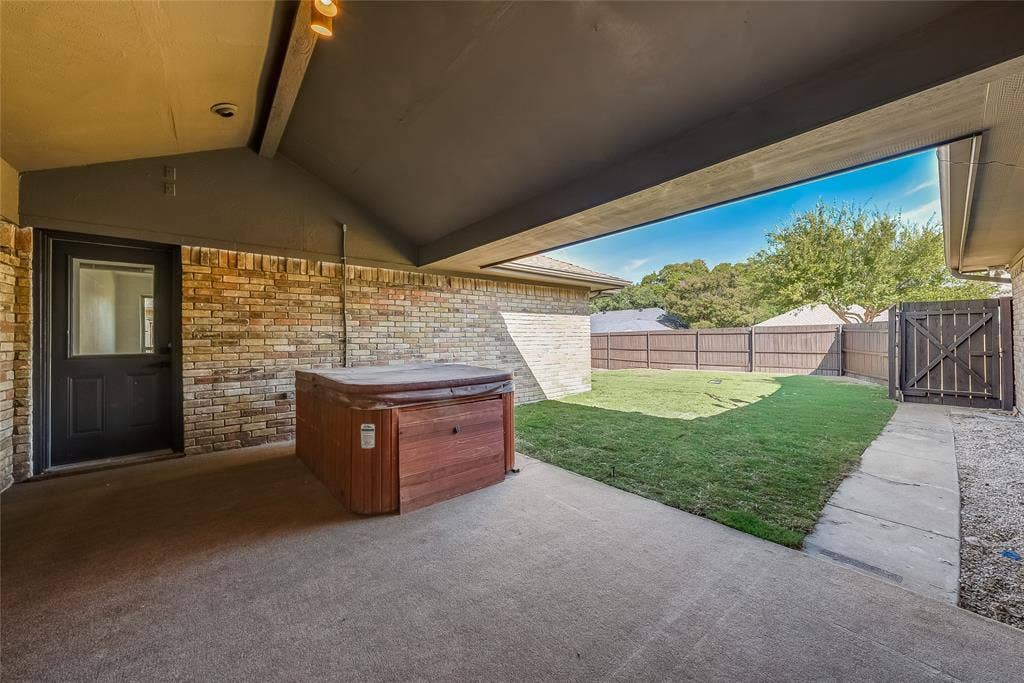 2701 Crow Valley Trail, Plano, TX 75023 2701 Crow Valley Trail, Plano, TX 75023