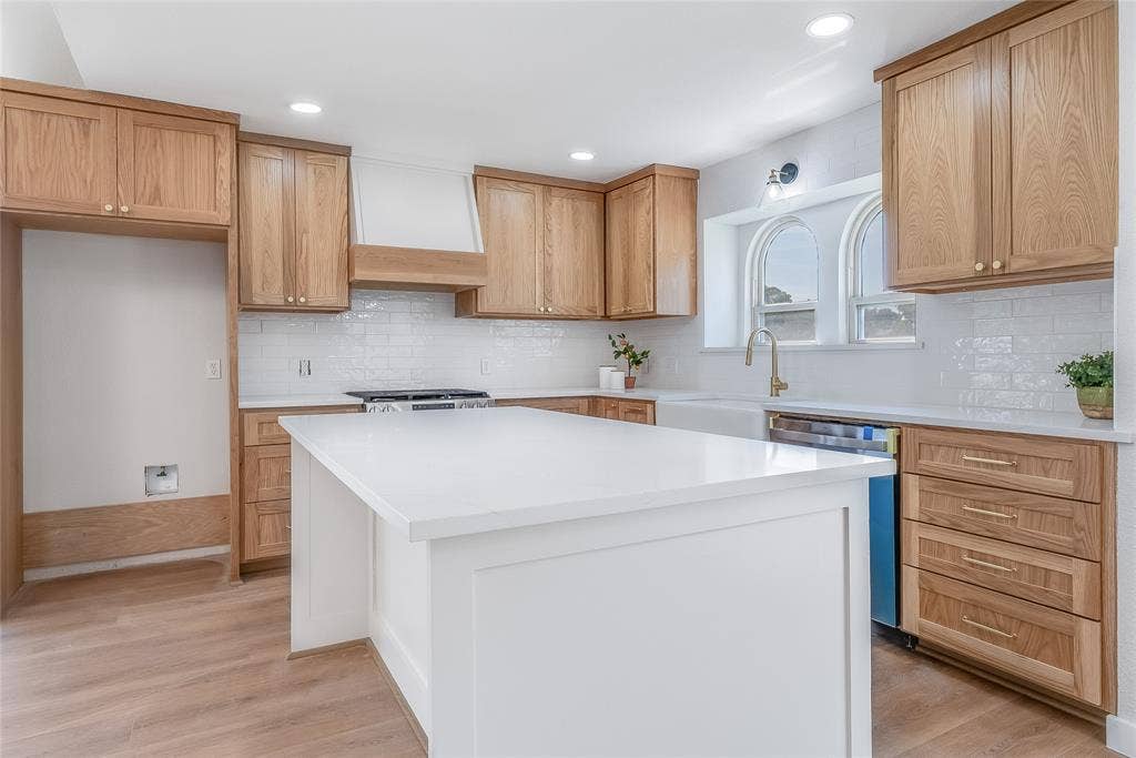 2701 Crow Valley Trail, Plano, TX 75023 2701 Crow Valley Trail, Plano, TX 75023