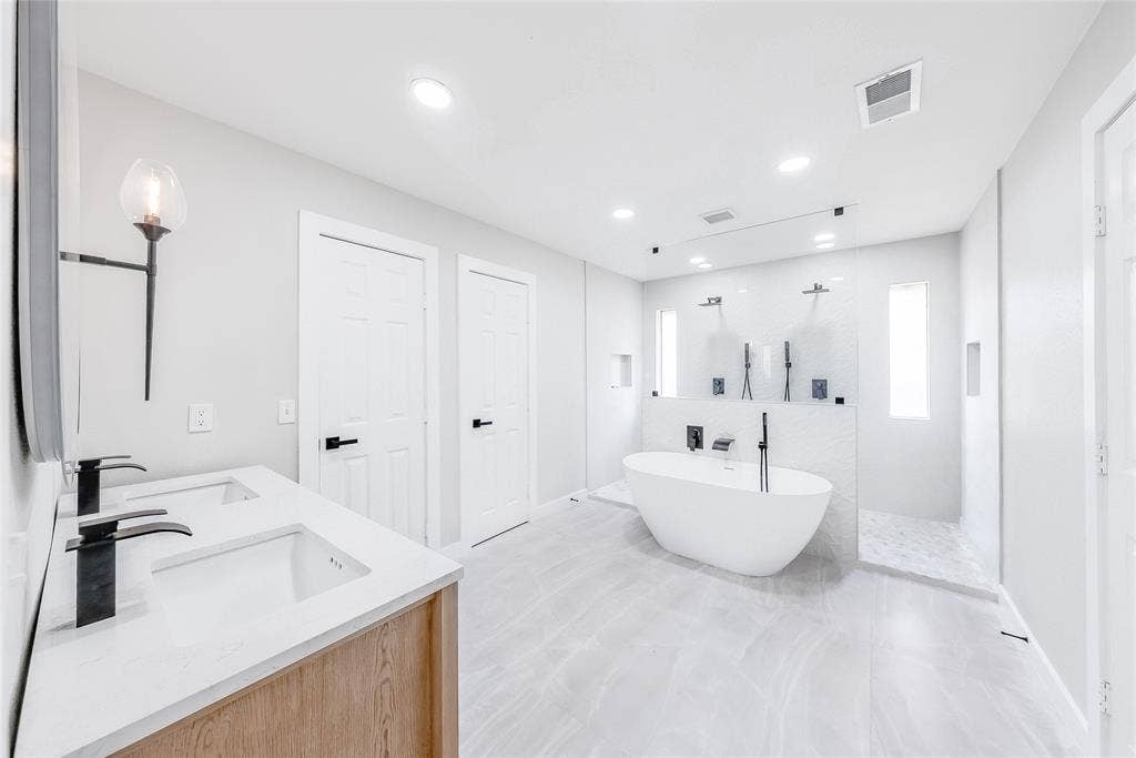 2701 Crow Valley Trail, Plano, TX 75023 2701 Crow Valley Trail, Plano, TX 75023
