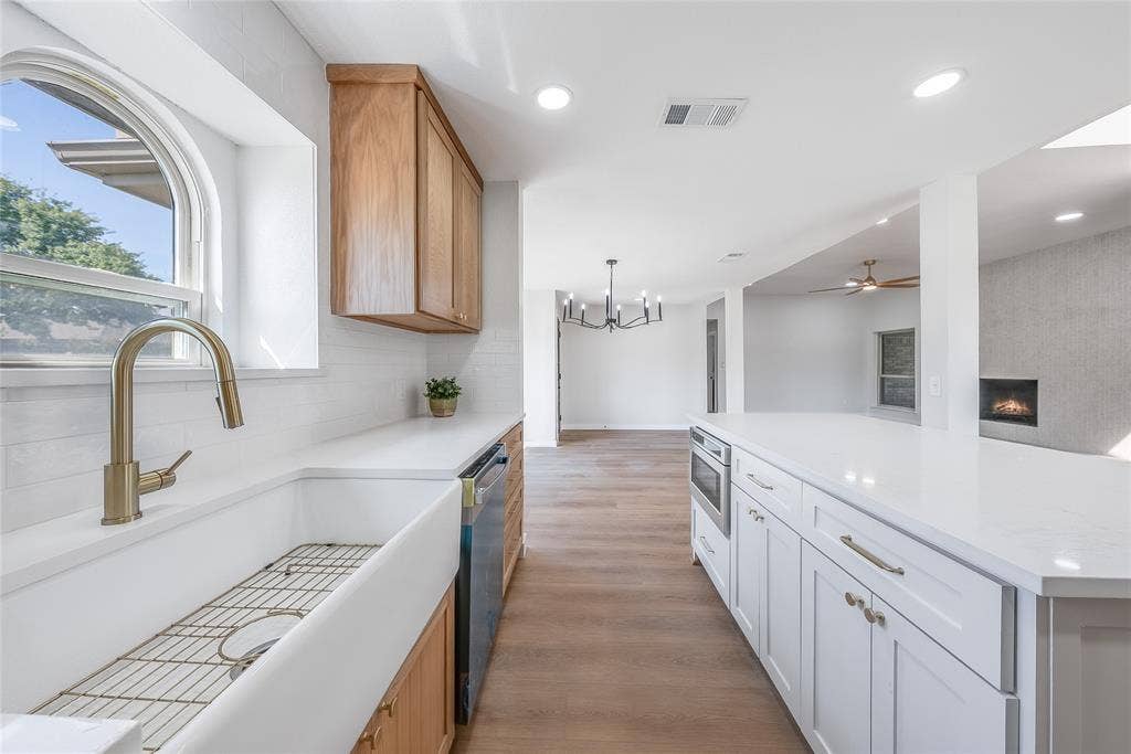 2701 Crow Valley Trail, Plano, TX 75023 2701 Crow Valley Trail, Plano, TX 75023