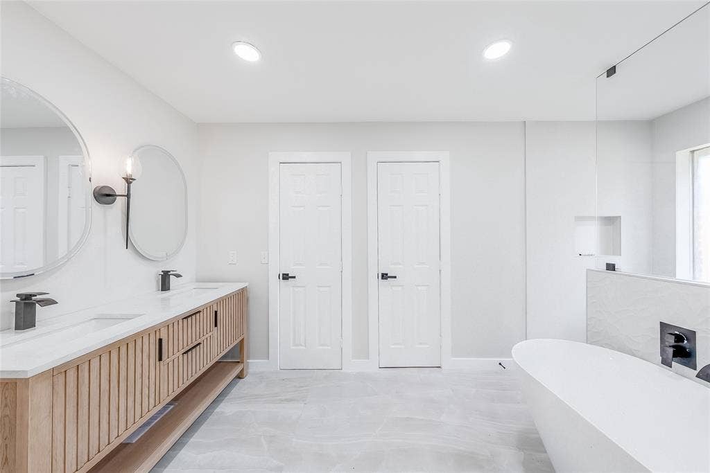 2701 Crow Valley Trail, Plano, TX 75023 2701 Crow Valley Trail, Plano, TX 75023