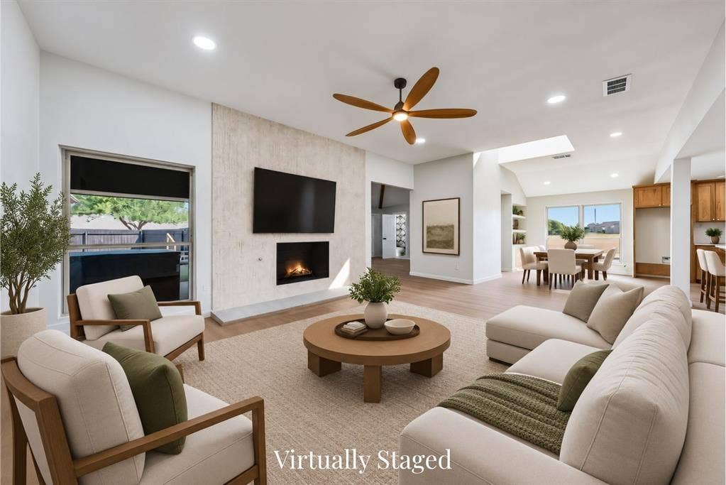 2701 Crow Valley Trail, Plano, TX 75023 2701 Crow Valley Trail, Plano, TX 75023