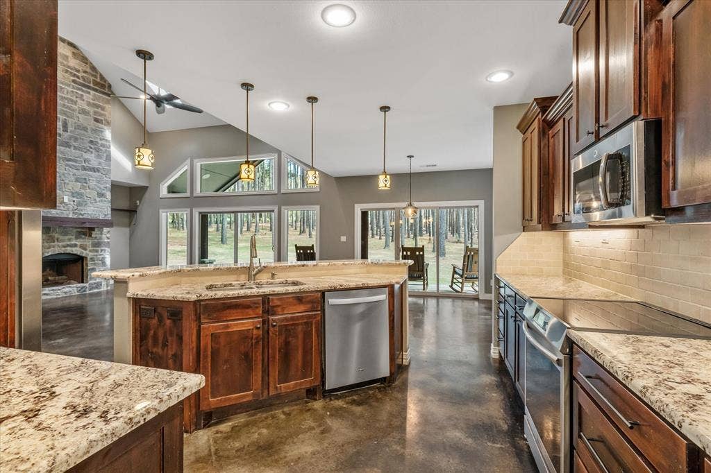 7726 Fallow Run, Larue, TX 75770