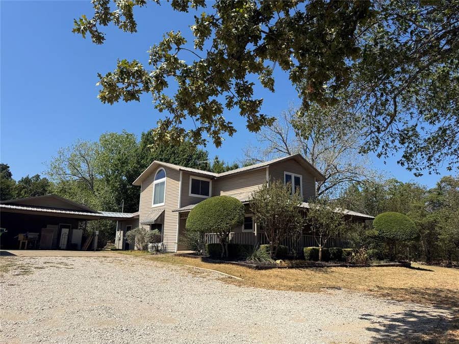 Property photo for 820 Forgotten Lane, Burleson, TX