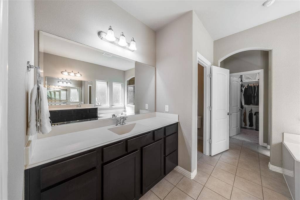 3721 Estates Way, McKinney, TX 75072 3721 Estates Way, McKinney, TX 75072