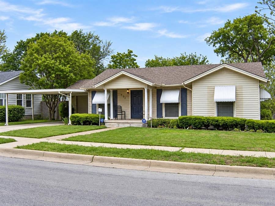 Property photo for 301 Washington Street, Garland, TX