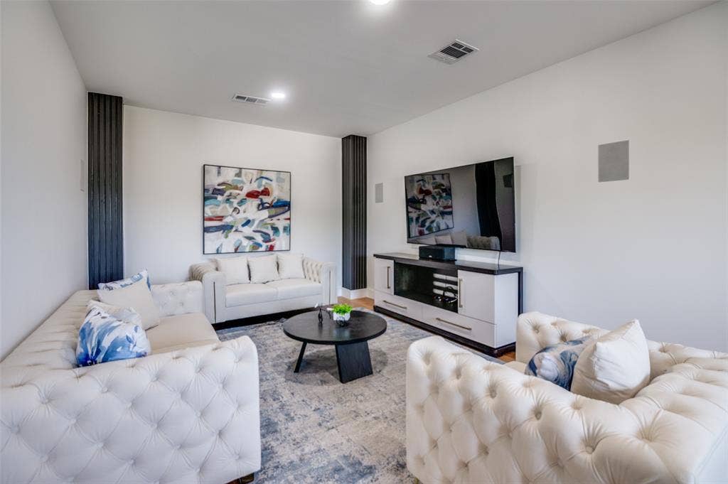 10923 Marsh Lane, Dallas, TX 75229 10923 Marsh Lane, Dallas, TX 75229