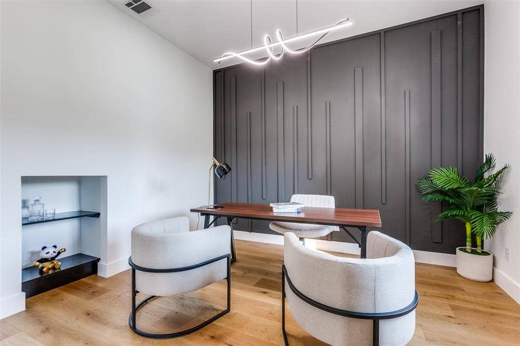 10923 Marsh Lane, Dallas, TX 75229 10923 Marsh Lane, Dallas, TX 75229