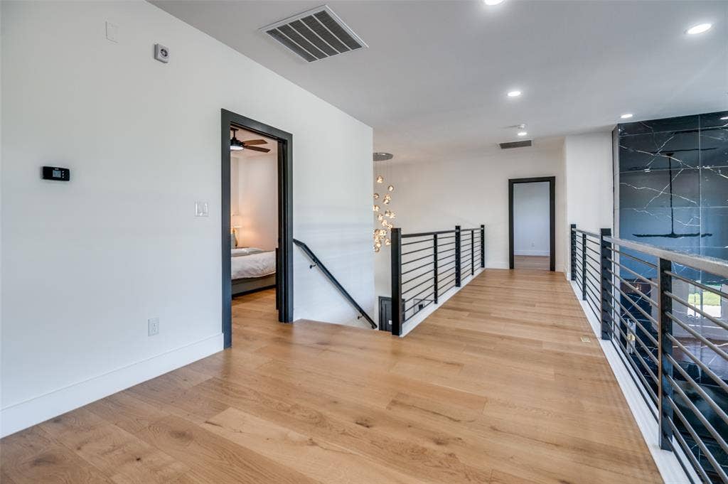 10923 Marsh Lane, Dallas, TX 75229 10923 Marsh Lane, Dallas, TX 75229