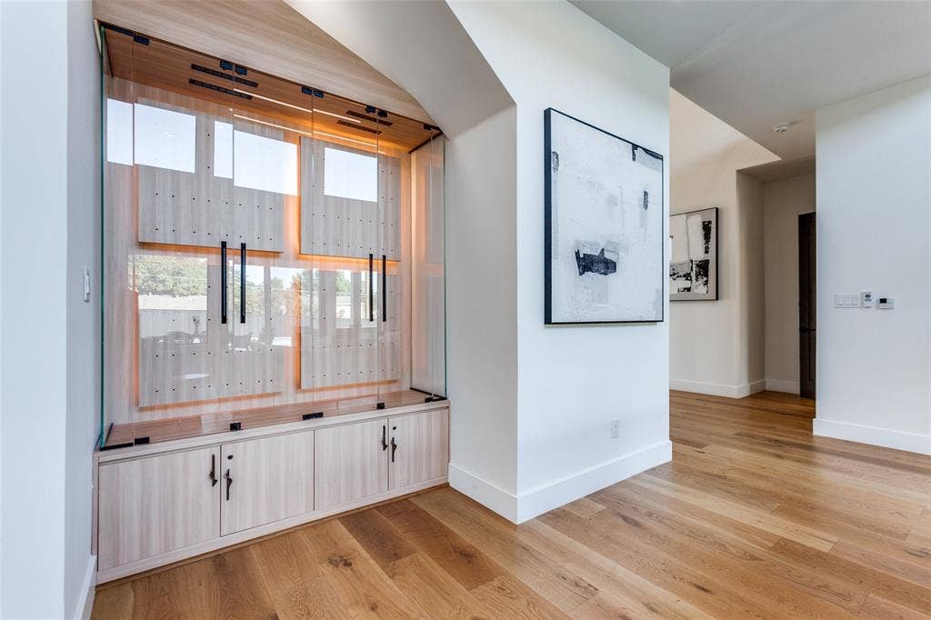 10923 Marsh Lane, Dallas, TX 75229 10923 Marsh Lane, Dallas, TX 75229