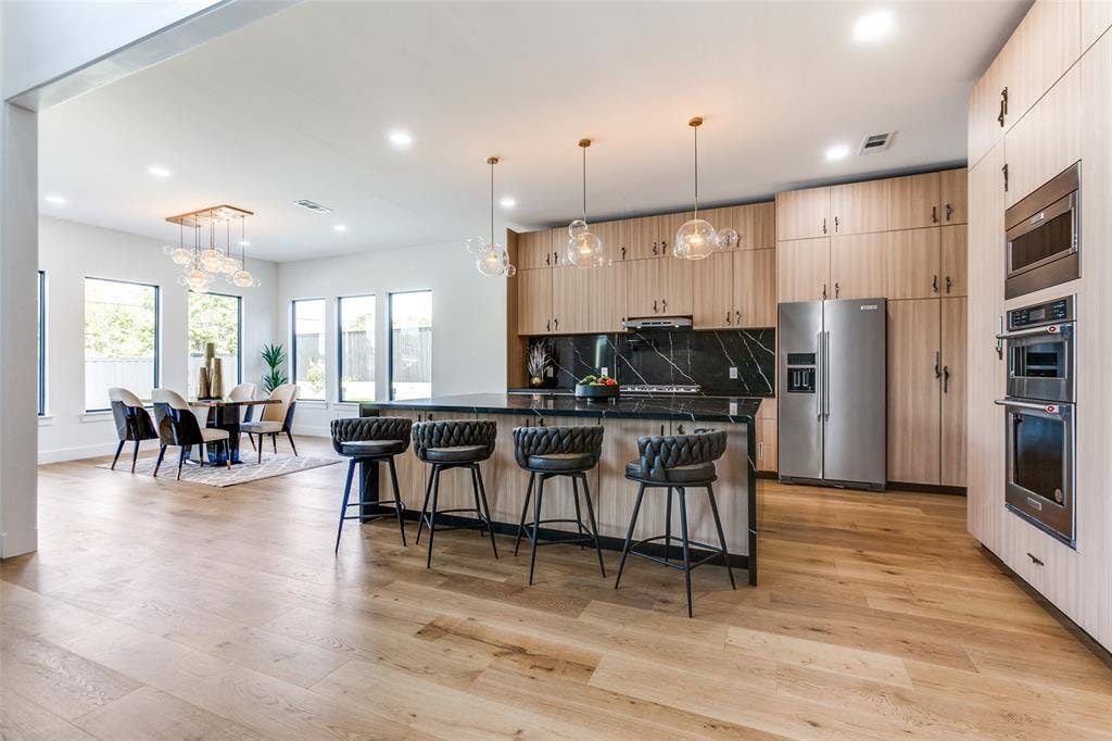 10923 Marsh Lane, Dallas, TX 75229 10923 Marsh Lane, Dallas, TX 75229