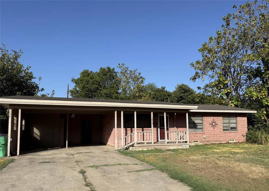Property photo for 1603 Cherry Street, Gainesville, TX