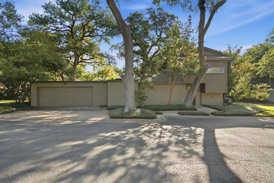 Property photo for 6128 Plum Valley Place, Fort Worth, TX