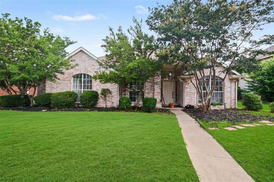 Property photo for 4581 Crown Ridge Drive, Plano, TX