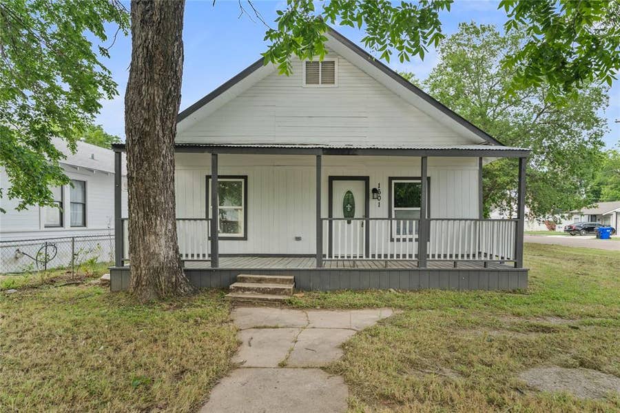 Property photo for 1601 N 11TH Street, Waco, TX