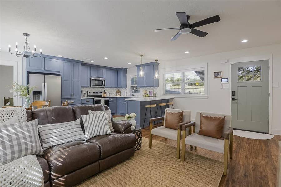 Property photo for 313 Highland Avenue, Waxahachie, TX