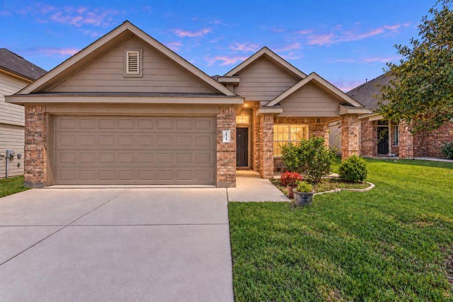 Property photo for 1429 Tall Pine Way, Fort Worth, TX