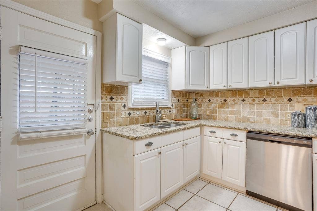 3500 Corto Avenue, Fort Worth, TX 76109
