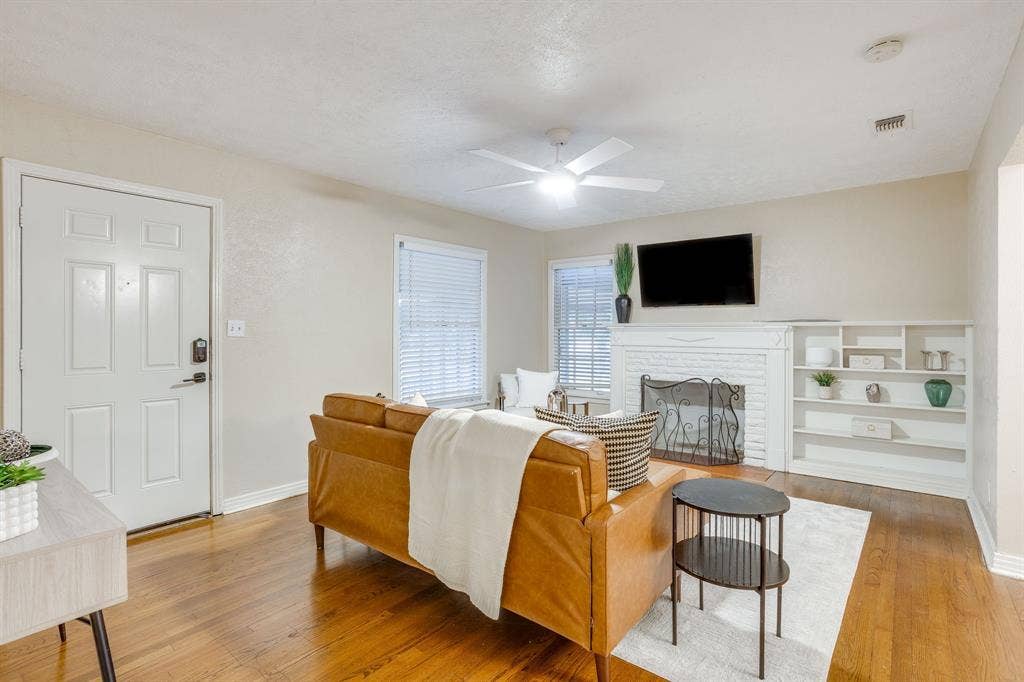 3500 Corto Avenue, Fort Worth, TX 76109